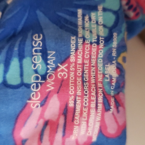 Blue multicolor butterfly print lounge or sleep top NWOT - Picture 4 of 4